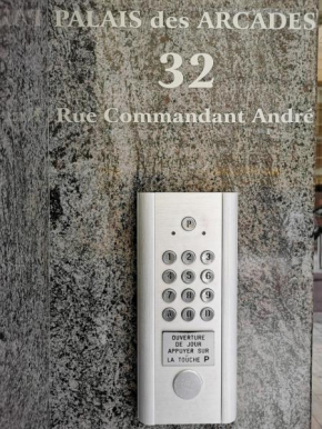 André